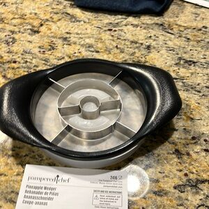 Pampered Chef Pineapple Wedger